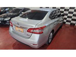 NISSAN - SENTRA - 2014/2015 - Prata - R$ 56.900,00