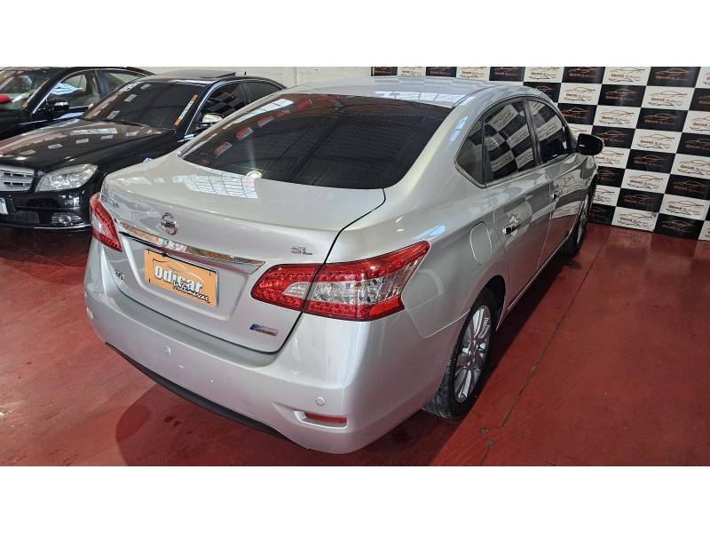 NISSAN - SENTRA - 2014/2015 - Prata - R$ 56.900,00