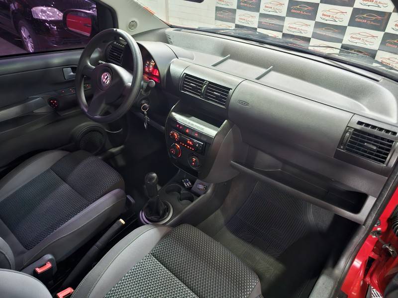 VOLKSWAGEN - CROSSFOX - 2009/2010 - Vermelha - R$ 34.900,00