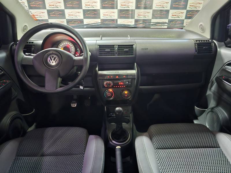 VOLKSWAGEN - CROSSFOX - 2009/2010 - Vermelha - R$ 34.900,00