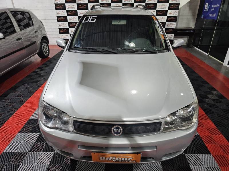 FIAT - PALIO - 2006/2006 - Prata - R$ 28.900,00