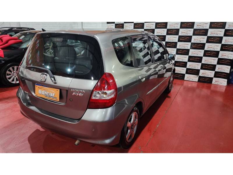 HONDA - FIT - 2007/2008 - Prata - R$ 32.900,00