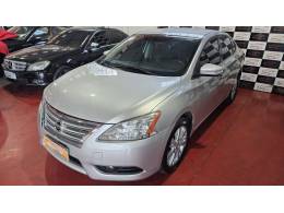 NISSAN - SENTRA - 2014/2015 - Prata - R$ 56.900,00