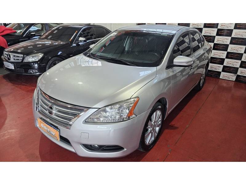 NISSAN - SENTRA - 2014/2015 - Prata - R$ 56.900,00