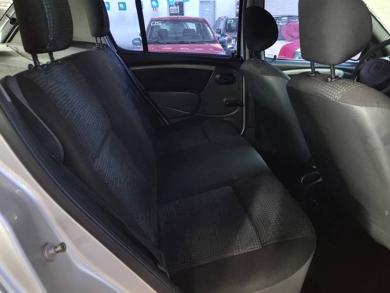 RENAULT - SANDERO - 2008/2009 - Prata - R$ 25.900,00