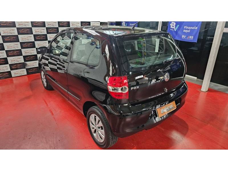 VOLKSWAGEN - FOX - 2007/2008 - Preta - R$ 21.900,00