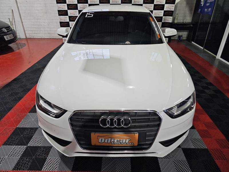 AUDI - A4 - 2015/2015 - Branca - R$ 85.900,00