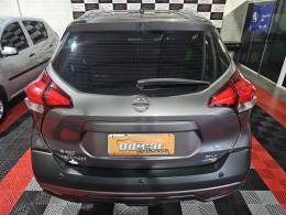 NISSAN - KICKS - 2017/2018 - Cinza - R$ 82.900,00