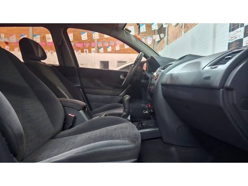 RENAULT - MÉGANE - 2012/2012 - Preta - R$ 32.900,00