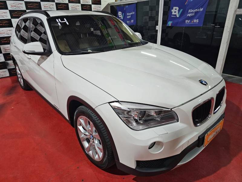 BMW - X1 - 2013/2014 - Branca - R$ 77.900,00