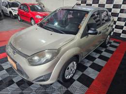 FORD - FIESTA - 2011/2012 - Prata - R$ 32.900,00