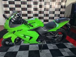 KAWASAKI - NINJA 250R - 2011/2011 - Verde - R$ 12.900,00