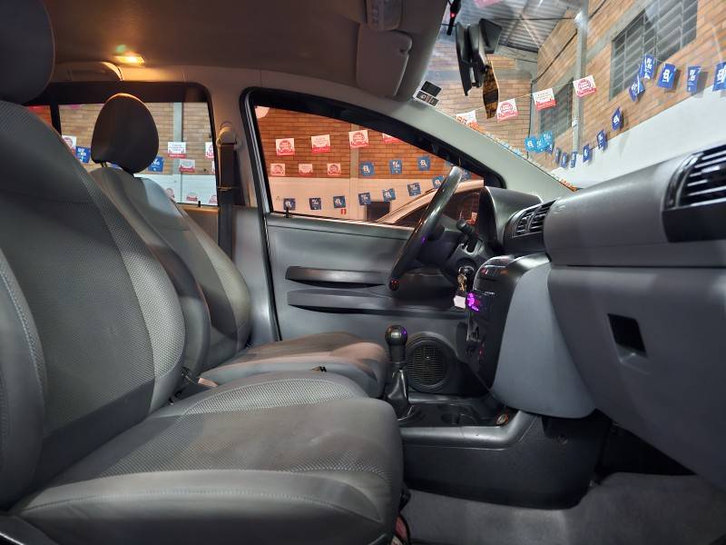 VOLKSWAGEN - SPACEFOX - 2007/2007 - Prata - R$ 29.900,00