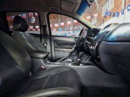 FORD - RANGER - 2012/2013 - Preta - R$ 105.900,00