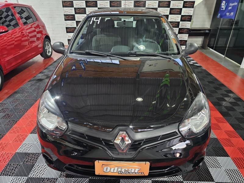 RENAULT - CLIO - 2013/2014 - Preta - R$ 19.900,00