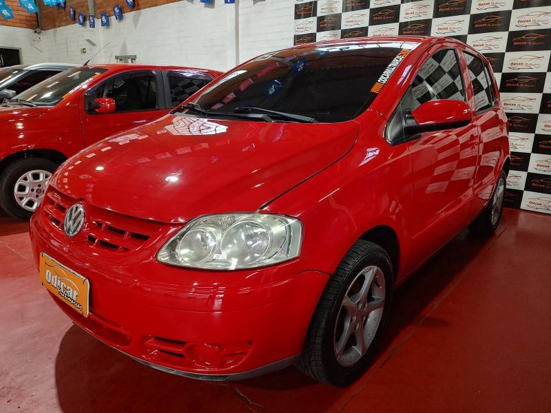VOLKSWAGEN - FOX - 2008/2009 - Vermelha - R$ 23.900,00