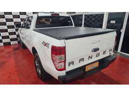 FORD - RANGER - 2018/2019 - Branca - R$ 138.000,00