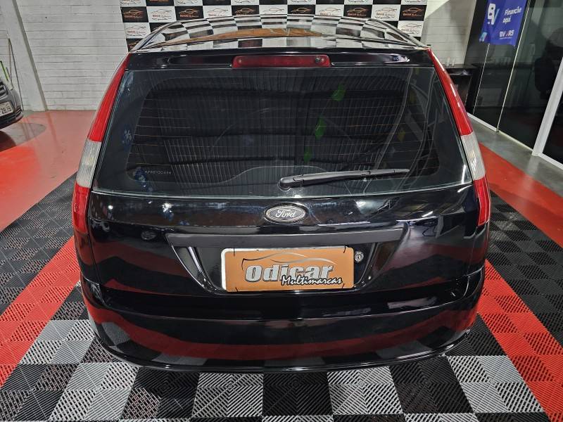 FORD - FIESTA - 2006/2007 - Preta - R$ 22.900,00