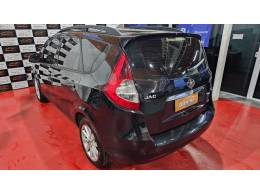 JAC - J6 - 2011/2012 - Preta - R$ 28.900,00