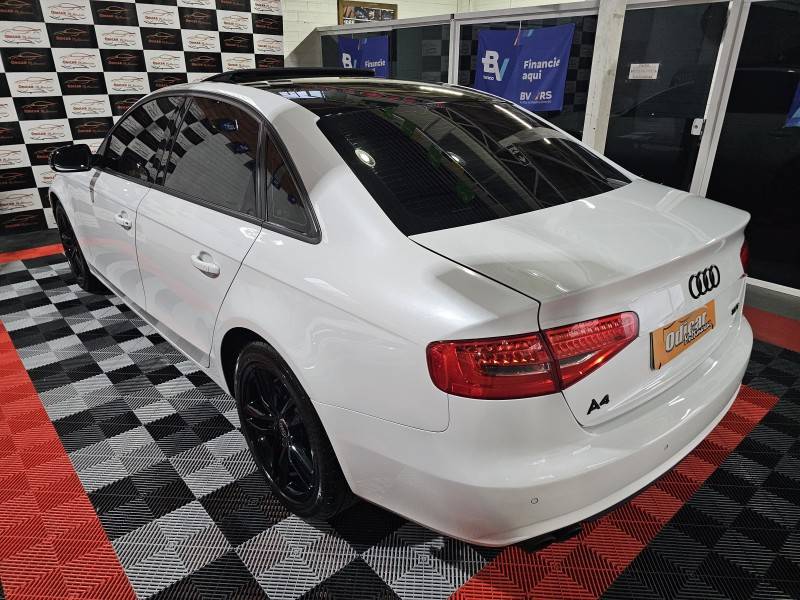 AUDI - A4 - 2014/2015 - Branca - R$ 85.900,00