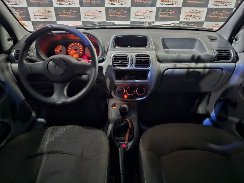 RENAULT - CLIO - 2007/2008 - Vermelha - R$ 19.900,00