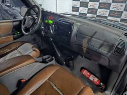 FORD - RANGER - 2006/2007 - Preta - R$ 51.000,00