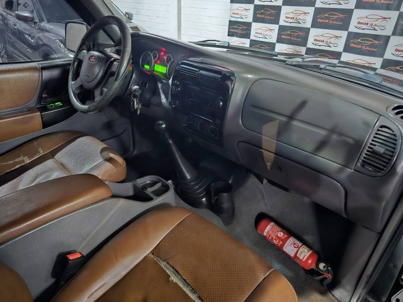 FORD - RANGER - 2006/2007 - Preta - R$ 51.000,00