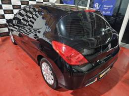 PEUGEOT - 308 - 2013/2014 - Preta - R$ 42.900,00