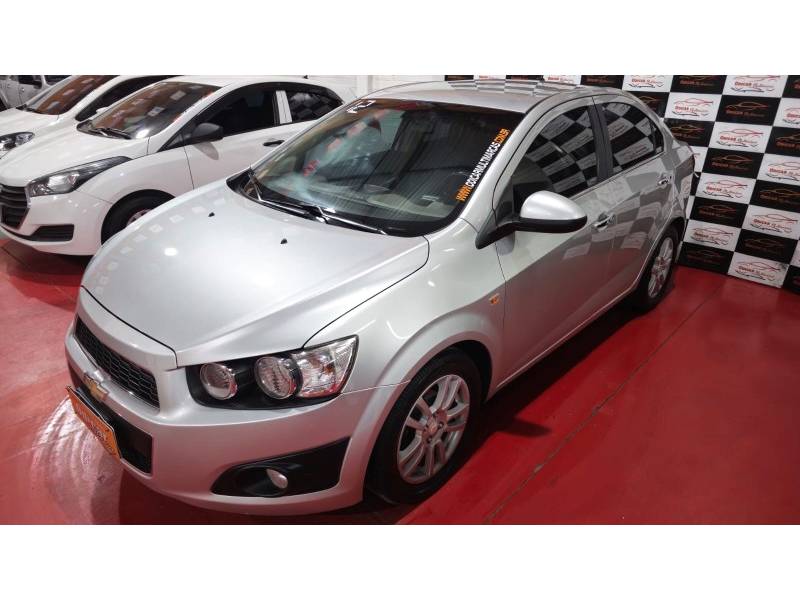 CHEVROLET - SONIC - 2012/2012 - Prata - R$ 42.900,00
