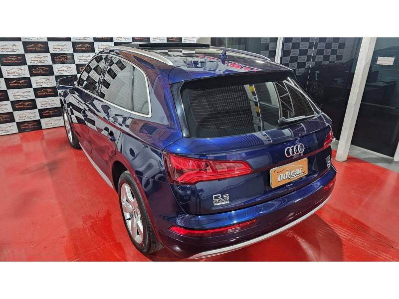 AUDI - Q5 - 2017/2018 - Azul - R$ 164.900,00