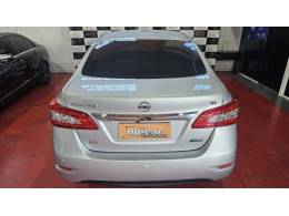 NISSAN - SENTRA - 2014/2015 - Prata - R$ 56.900,00