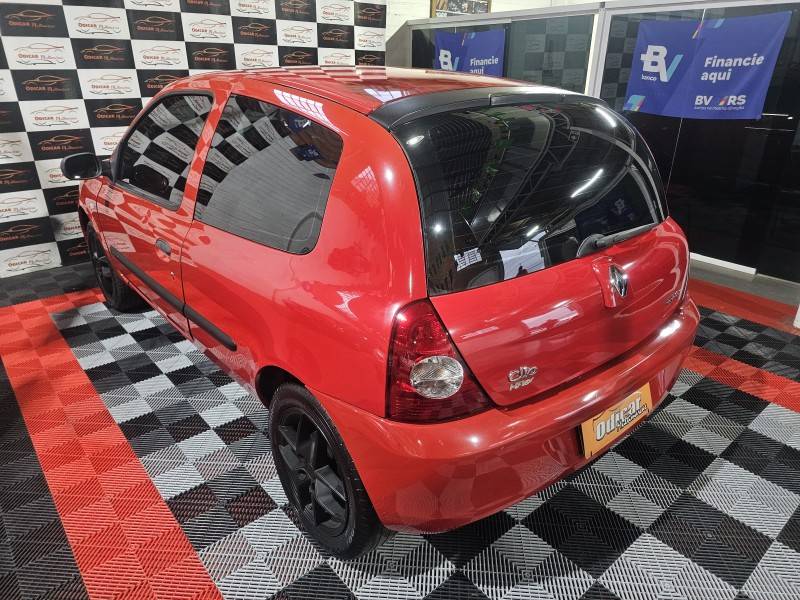 RENAULT - CLIO - 2007/2008 - Vermelha - R$ 17.900,00