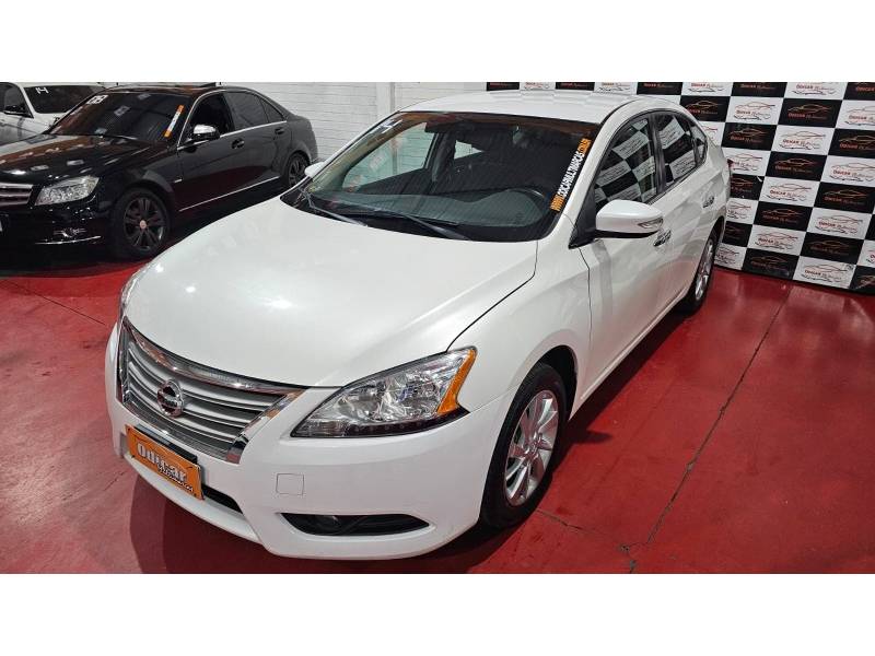 NISSAN - SENTRA - 2013/2014 - Branca - R$ 45.900,00