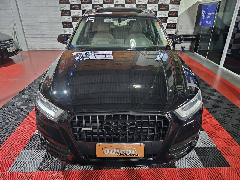 AUDI - Q3 - 2014/2015 - Preta - R$ 88.900,00