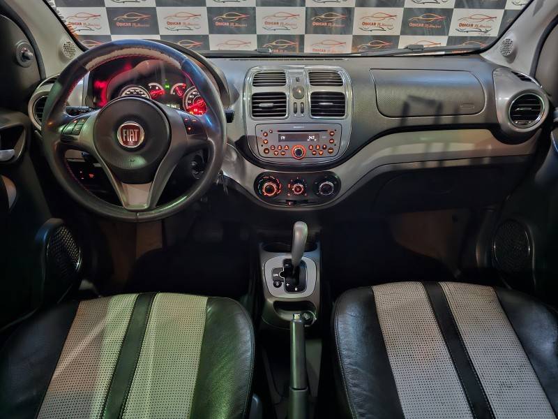 FIAT - SIENA - 2015/2016 - Branca - R$ 39.900,00