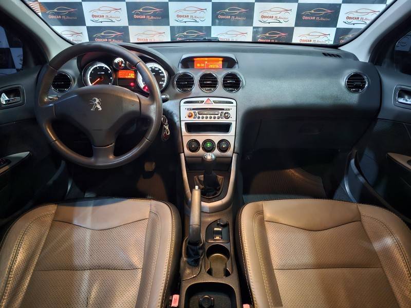 PEUGEOT - 308 - 2013/2014 - Preta - R$ 42.900,00