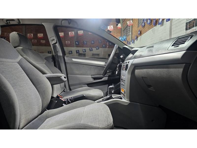 CHEVROLET - VECTRA - 2009/2010 - Vermelha - R$ 42.900,00