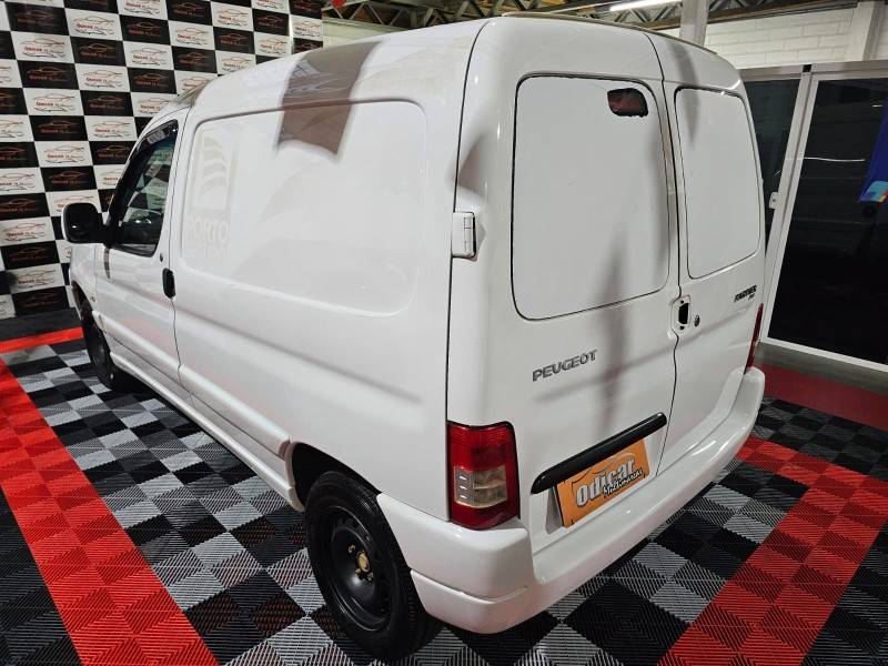 PEUGEOT - PARTNER - 2011/2011 - Branca - R$ 29.900,00