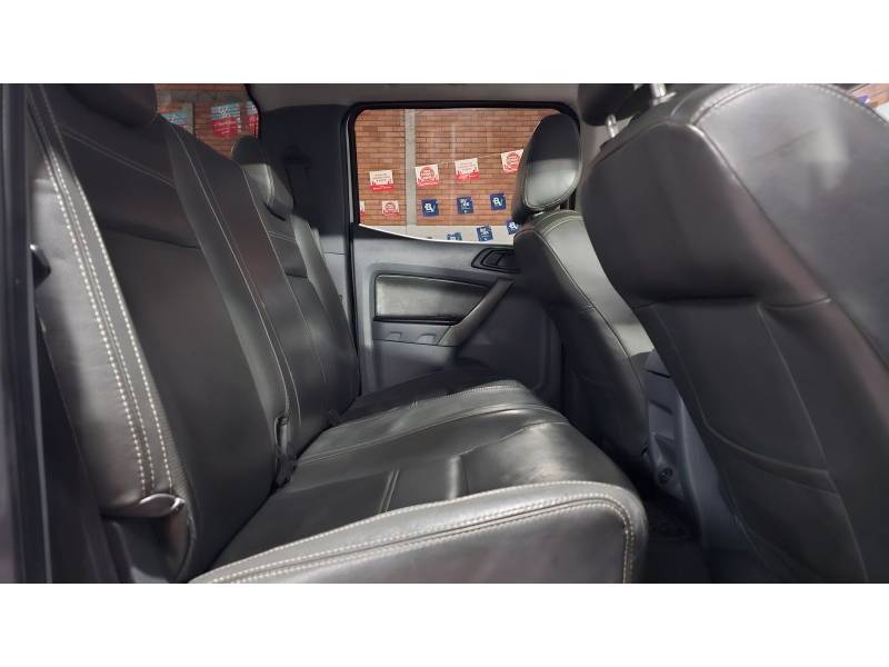 FORD - RANGER - 2015/2016 - Branca - R$ 118.900,00