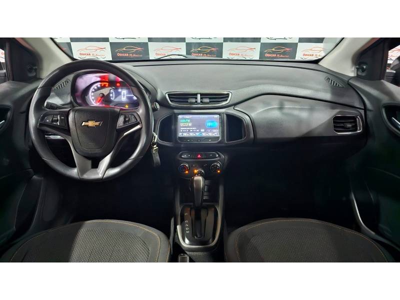 CHEVROLET - ONIX - 2014/2015 - Preta - R$ 51.900,00