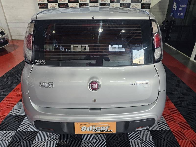 FIAT - UNO - 2017/2017 - Prata - R$ 42.900,00