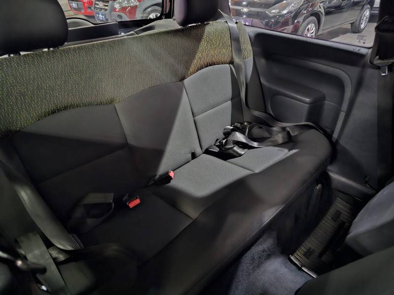 RENAULT - CLIO - 2013/2014 - Preta - R$ 19.900,00