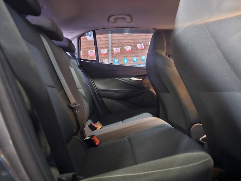 CHEVROLET - ONIX - 2022/2022 - Cinza - R$ 72.900,00