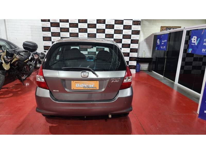 HONDA - FIT - 2007/2008 - Prata - R$ 32.900,00