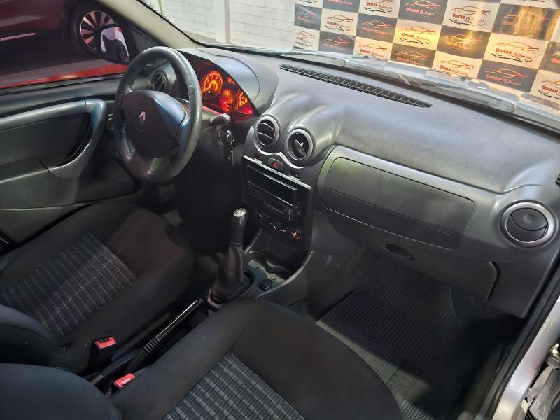 RENAULT - SANDERO - 2013/2014 - Prata - R$ 31.900,00