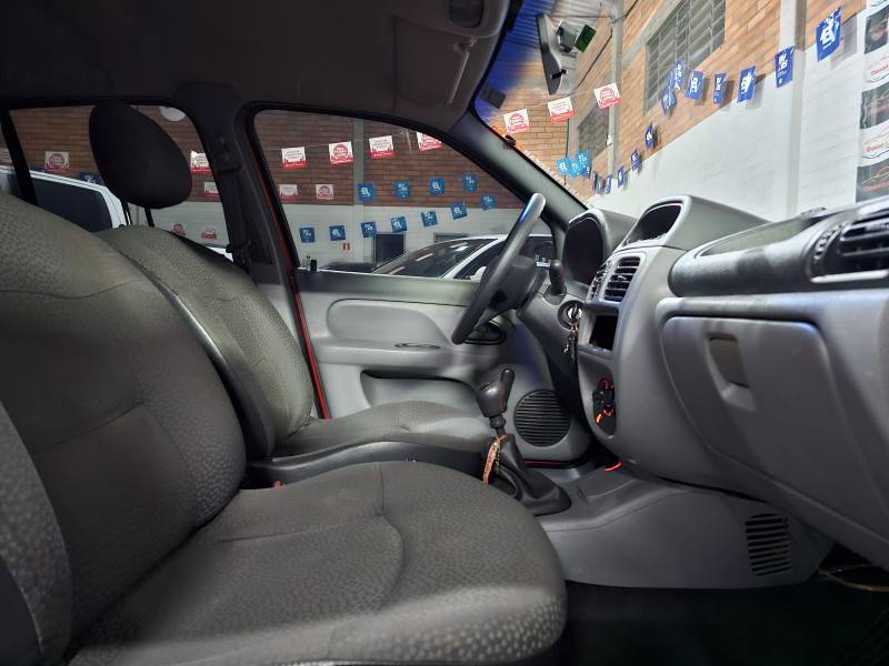 RENAULT - CLIO - 2007/2008 - Vermelha - R$ 19.900,00