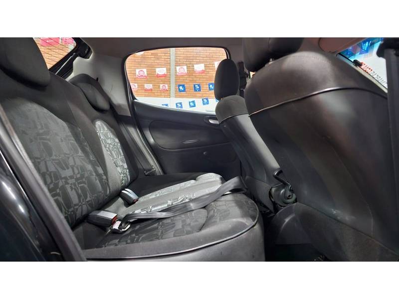 PEUGEOT - 207 - 2010/2011 - Preta - R$ 21.900,00