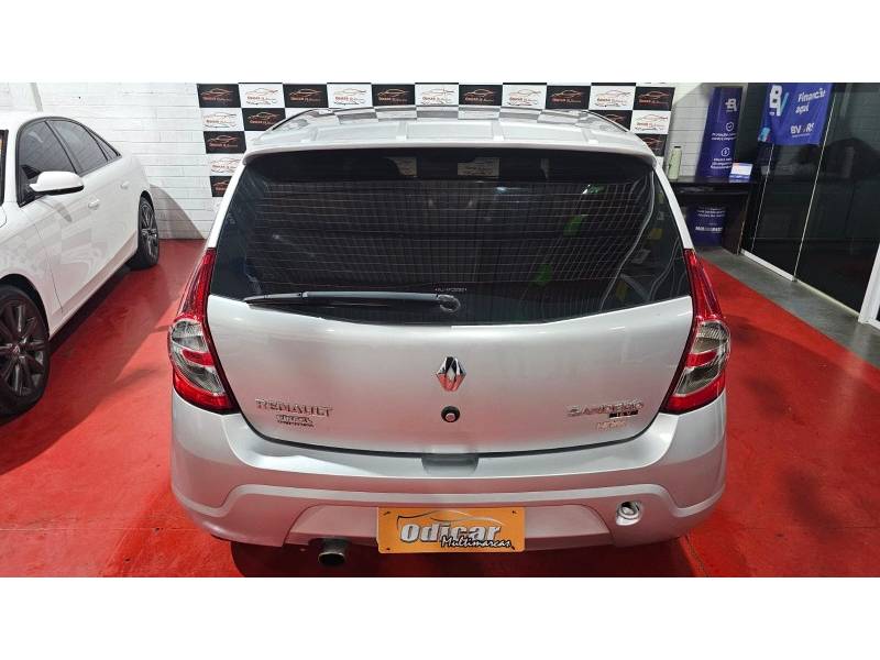 RENAULT - SANDERO - 2010/2010 - Prata - R$ 27.900,00