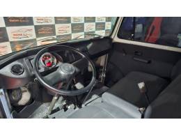 VOLKSWAGEN - KOMBI - 2009/2010 - Branca - R$ 33.900,00