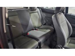 VOLKSWAGEN - FOX - 2007/2008 - Preta - R$ 21.900,00